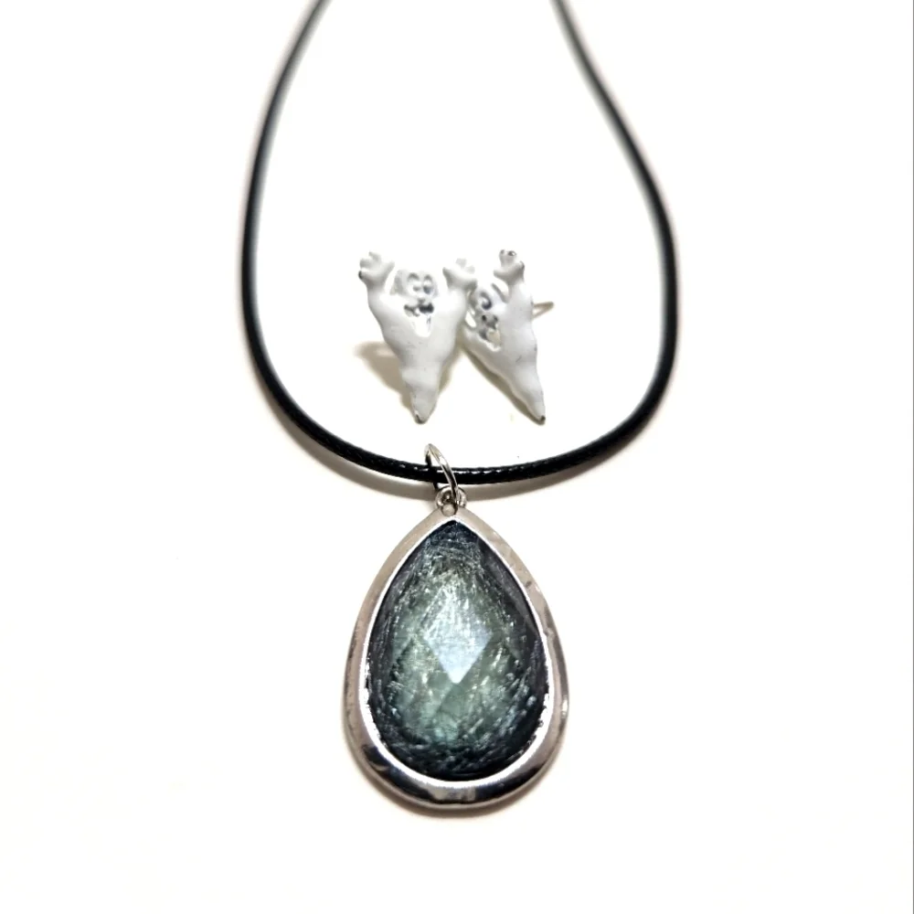 Source Unknown fun necklace